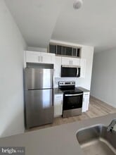 7248 Rising Sun Ave in Philadelphia, PA - Foto de edificio - Building Photo