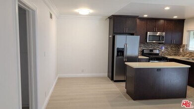 1728 S Robertson Blvd in Los Angeles, CA - Building Photo - Building Photo