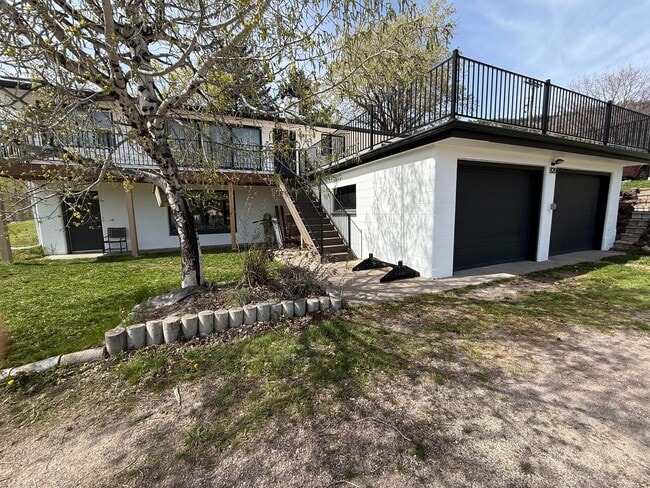 property at 820 Montana Ave