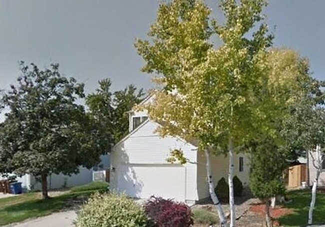 property at 325 Buchanan Ct