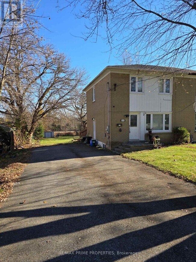 11 Elizabeth St in Markham, ON - Building Photo - Building Photo