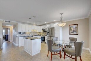 4028 Newcastle B in Boca Raton, FL - Building Photo