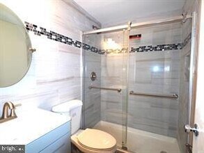 8 Asbury Way in Sterling, VA - Building Photo - Building Photo