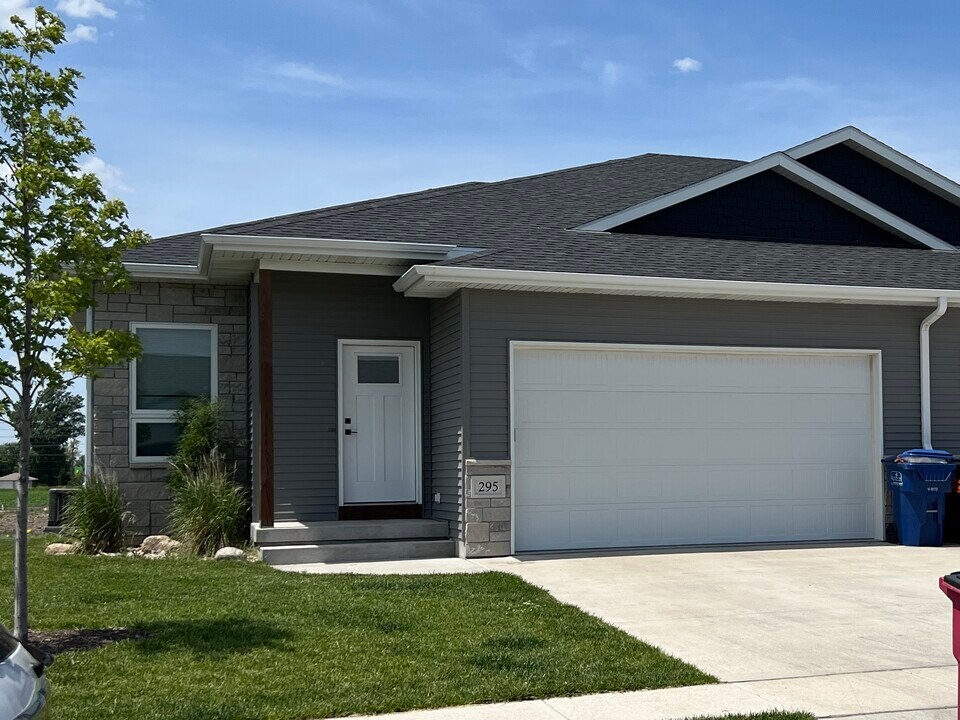 295 Capstone Dr Photo