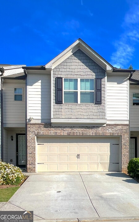 6173 Roaring Rock Wy in Norcross, GA - Building Photo
