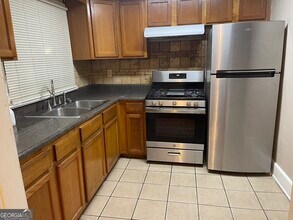 984 Byron Dr SW in Atlanta, GA - Building Photo - Building Photo