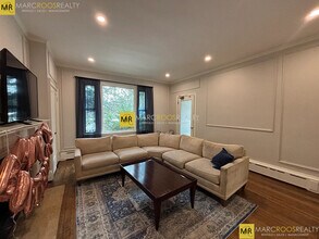 1712 Beacon St, Unit 1 in Brookline, MA - Building Photo - Building Photo