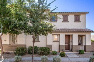 3855 E Flower St in Gilbert, AZ - Building Photo
