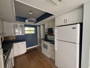 1160 E 12th St in Stuart, FL - Building Photo - Building Photo