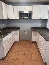 962 Monarch St in Hemet, CA - Foto de edificio - Building Photo