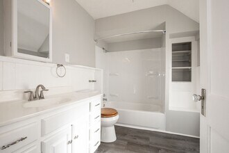 2227 W 103rd St in Cleveland, OH - Building Photo - Building Photo