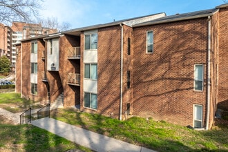 Aspen at Lake Trail in Columbia, MD - Foto de edificio - Building Photo