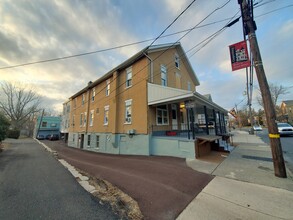 118 N Main St in Coopersburg, PA - Building Photo - Building Photo