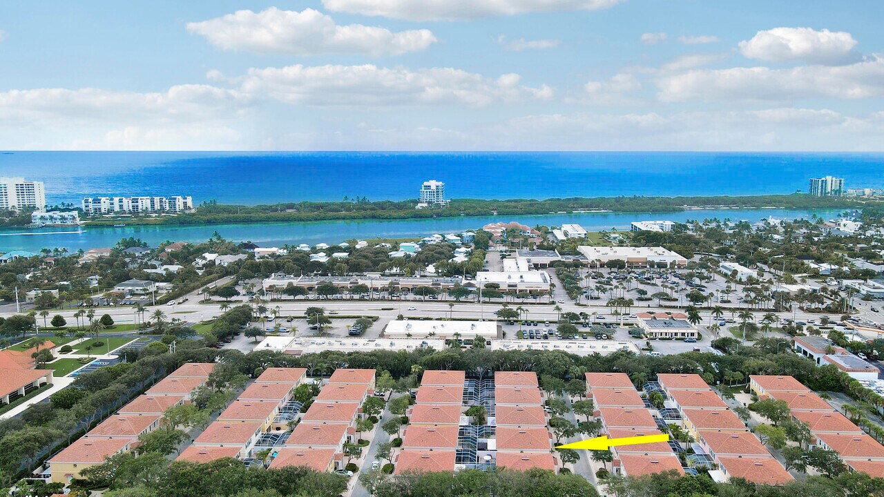 73 Laurel Oaks Cir in Jupiter, FL - Foto de edificio