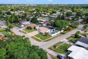 6470 Franklin St in Hollywood, FL - Building Photo