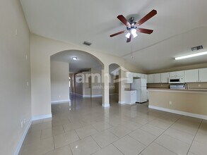 29425 Crossland Dr in Wesley Chapel, FL - Building Photo - Building Photo