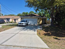 2425 22nd St in Sarasota, FL - Building Photo