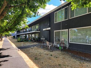 208 SE 5th Ave in Albany, OR - Building Photo - Building Photo