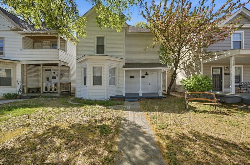 742 Mt Vernon Ave in Portsmouth, VA - Building Photo
