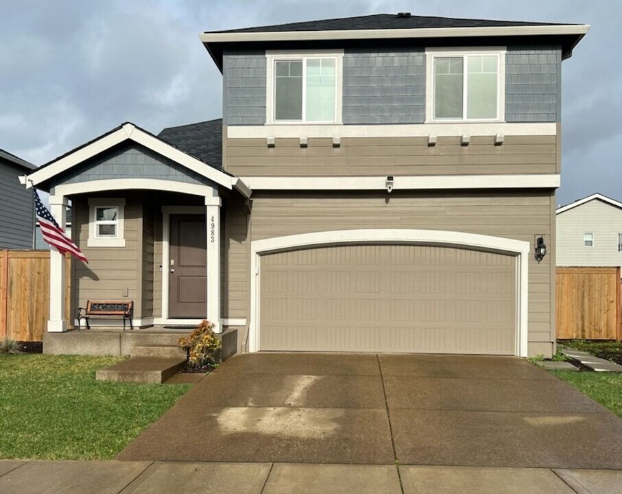 4983 Orbit Ave NE in Salem, OR - Building Photo