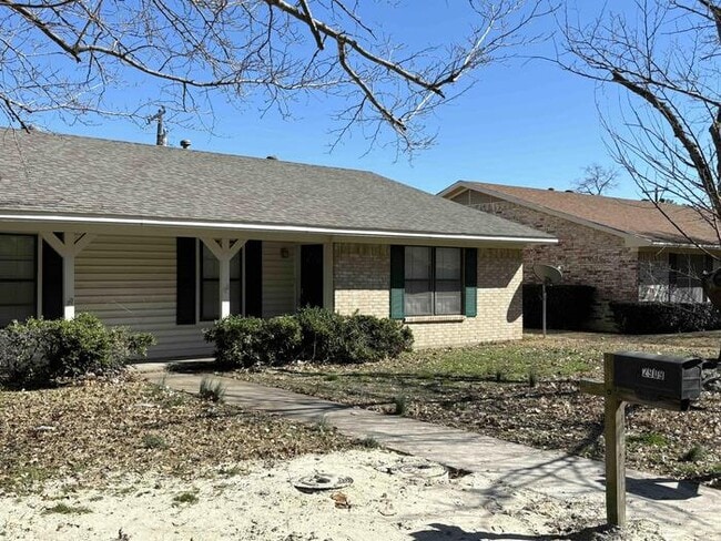 2911 Melmar Park St in Commerce, TX - Building Photo - Building Photo