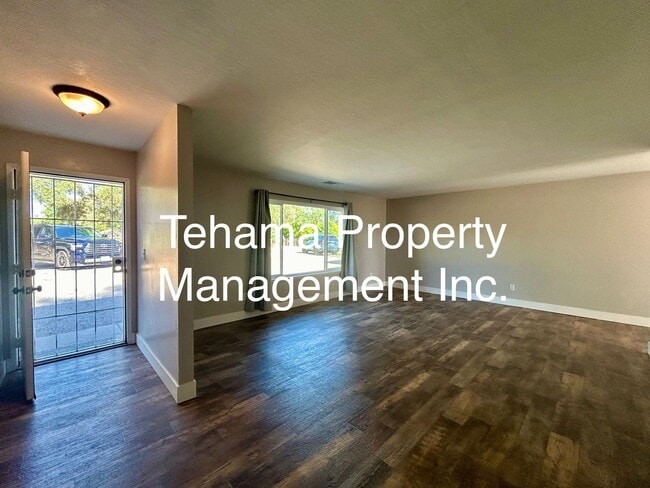 6368 Santa Clara Rd in Corning, CA - Building Photo - Building Photo