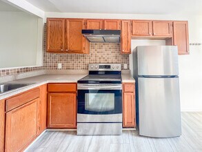 30 Fox Hill Dr in Kilmarnock, VA - Foto de edificio - Building Photo