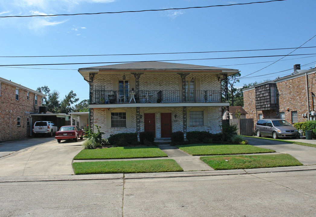 2806 Lexington Dr in Metairie, LA - Building Photo