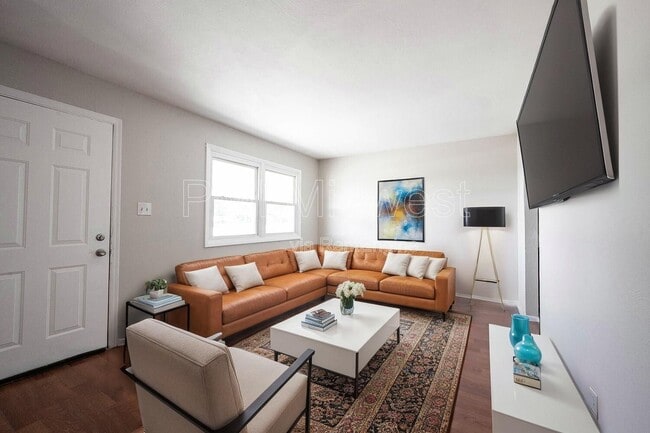 4881 300W in New Palestine, IN - Foto de edificio - Building Photo