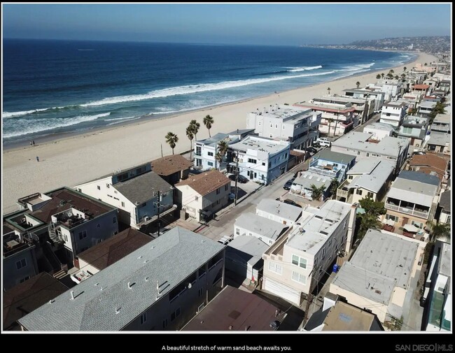 3261 Ocean Front Walk in San Diego, CA - Building Photo - Building Photo