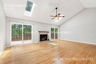 311 Westbrook Dr in Carrboro, NC - Building Photo - Building Photo
