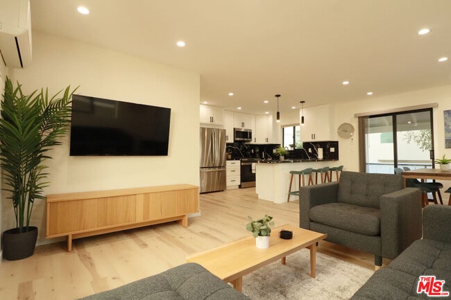 property at 918 N San Vicente Blvd