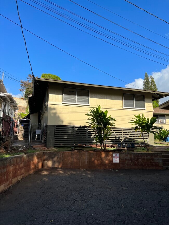 1575 Hoohaku St Rentals in Pearl City, HI