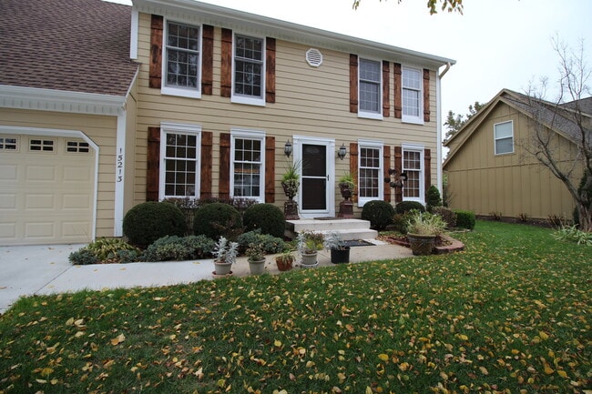 15213 Beverly St in Overland Park, KS - Building Photo - Building Photo