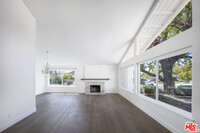 22634 Town Crier Rd in Calabasas, CA - Building Photo - Building Photo