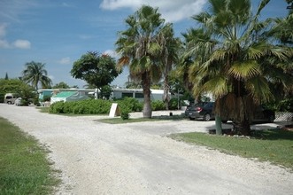 24930 Overseas Hwy in Summerland Key, FL - Building Photo - Building Photo