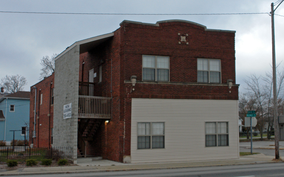 1232 Maumee Ave in Fort Wayne, IN - Foto de edificio
