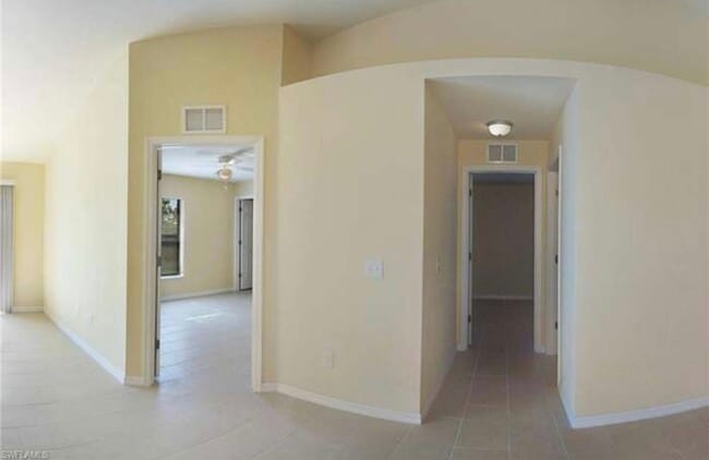 915 SW 8th Pl in Cape Coral, FL - Building Photo - Building Photo