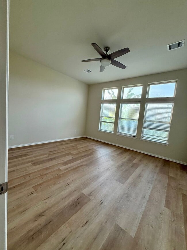 property at 3834 W Vicksburg Estates Dr