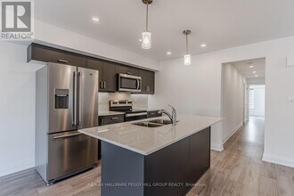 23 Hay Ln. in Barrie, ON - Building Photo - Building Photo