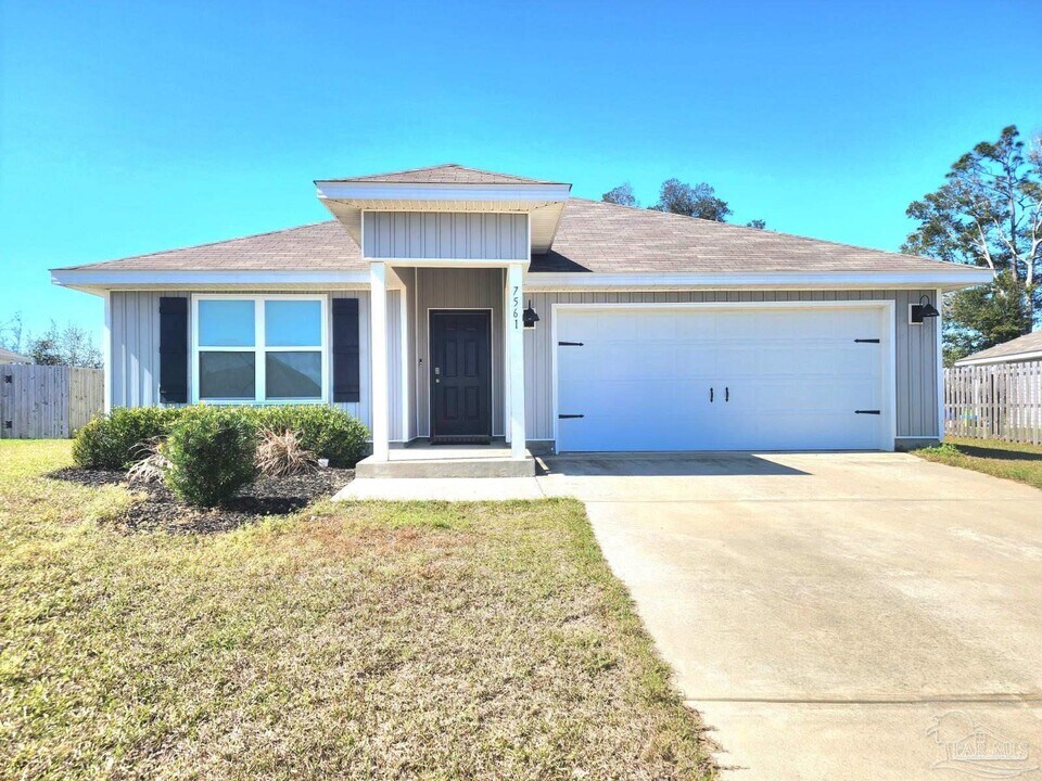 7561 Steeplechase Blvd in Pensacola, FL - Building Photo