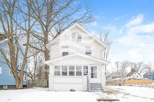 1494 Preston Ave in Akron, OH - Building Photo