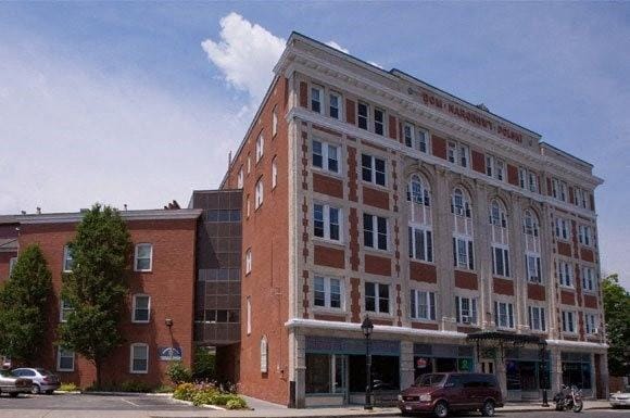 144 Cabot St in Chicopee, MA - Building Photo - Building Photo