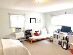 21 Central St, Unit B in Acton, MA - Building Photo - Building Photo