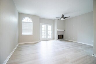 5325 Bent Tree Forest Dr in Dallas, TX - Building Photo - Building Photo