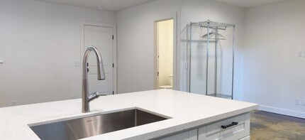 223 S Padre Juan Ave-Unit -Unit B Downstairs in Ojai, CA - Building Photo - Building Photo