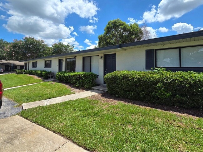 property at 605 Northlake Blvd