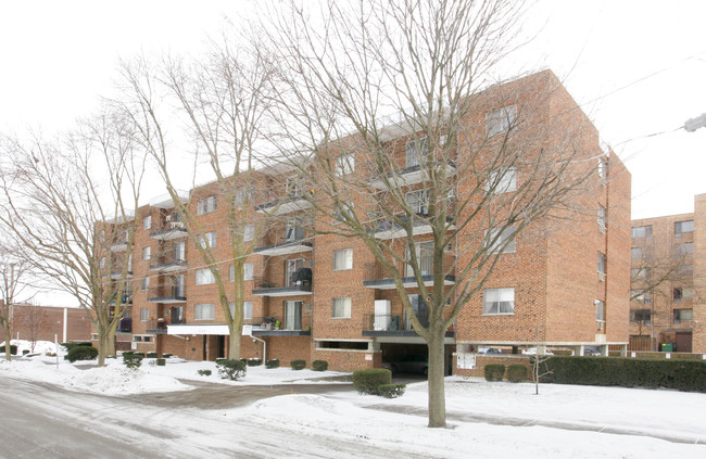 205 W Miner St in Arlington Heights, IL - Foto de edificio - Building Photo