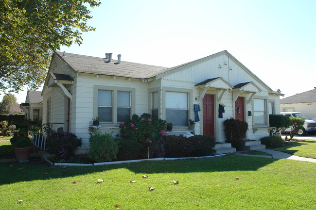 713 Iverson St in Salinas, CA - Foto de edificio - Building Photo