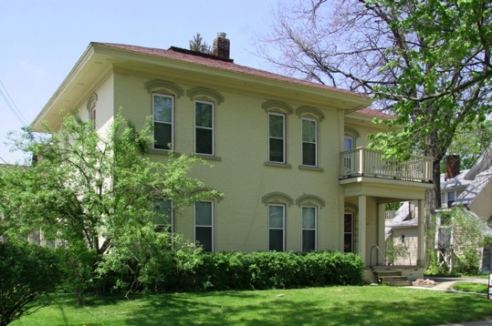 903 N Capitol in Lansing, MI - Foto de edificio - Building Photo